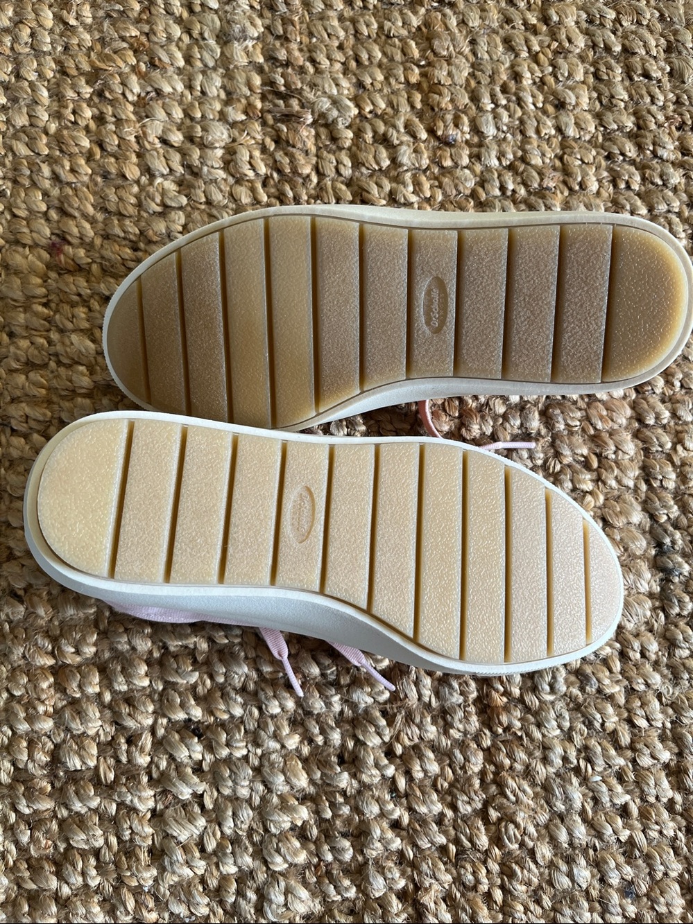 Dr. Scholl's Women’s Pink Floral Platform Sneakers
NWOT
8.5 - Picture 5 of 8